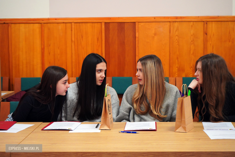 	I sesja Młodzieżowej Rady Powiatu Ząbkowickiego – radni złożyli ślubowanie i wybrali prezydium