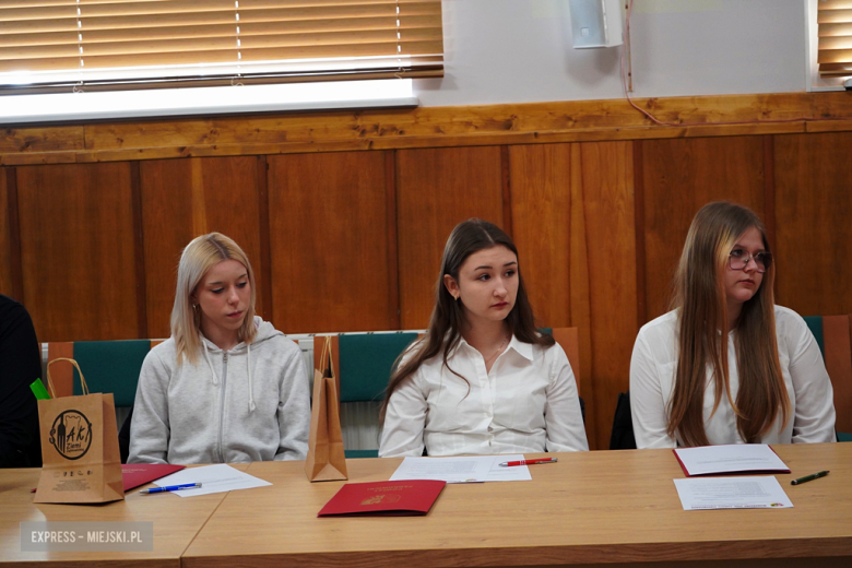 	I sesja Młodzieżowej Rady Powiatu Ząbkowickiego – radni złożyli ślubowanie i wybrali prezydium