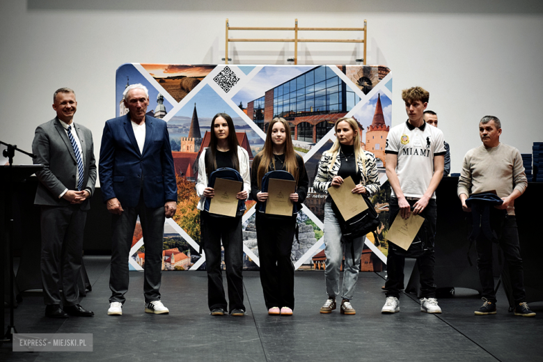 Gminna Gala Sportu w Ziębicach. Wręczono nagrody dla sportowców, drużyn, działaczy i trenerów