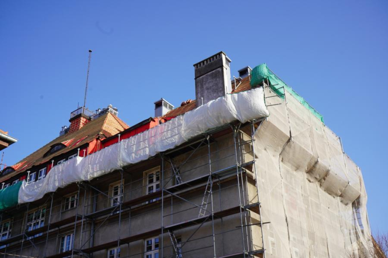 Trwają prace przy termomodernizacji budynku Liceum Ogólnokształcącego w Ząbkowicach Śląskich