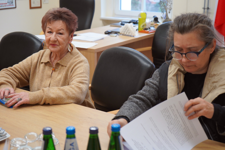 Starosta podpisał umowy z organizacjami pozarządowymi