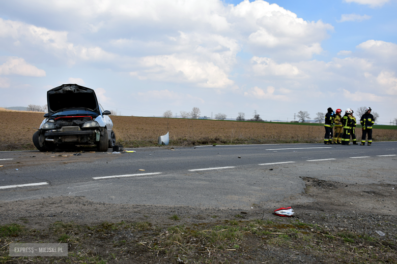 Zderzenie motocykla i osobówki między Ząbkowicami Śląskimi a Stoszowicami