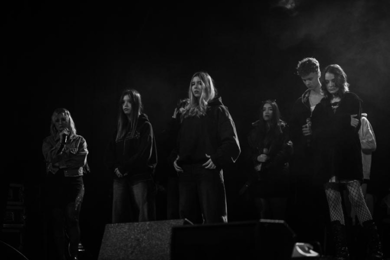 „Zanim zamilknę” – poruszający głos młodego pokolenia na scenie w Ząbkowicach Śląskich