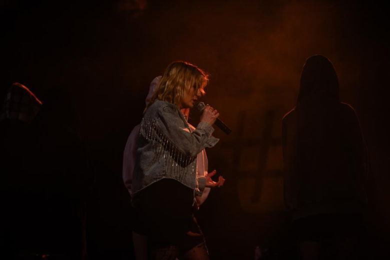 „Zanim zamilknę” – poruszający głos młodego pokolenia na scenie w Ząbkowicach Śląskich