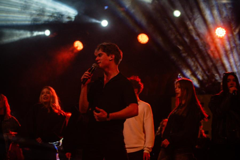 „Zanim zamilknę” – poruszający głos młodego pokolenia na scenie w Ząbkowicach Śląskich