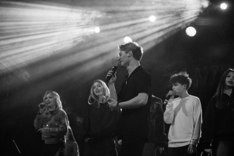 „Zanim zamilknę” – poruszający głos młodego pokolenia na scenie w Ząbkowicach Śląskich