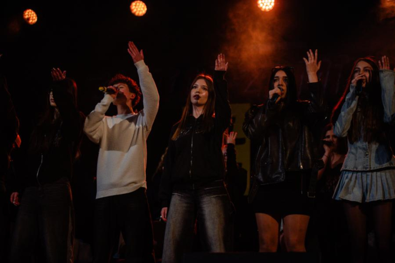 „Zanim zamilknę” – poruszający głos młodego pokolenia na scenie w Ząbkowicach Śląskich