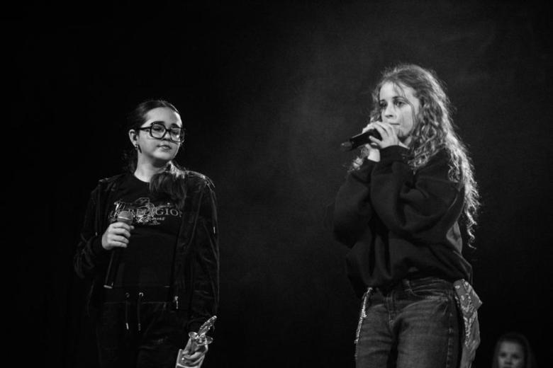 „Zanim zamilknę” – poruszający głos młodego pokolenia na scenie w Ząbkowicach Śląskich