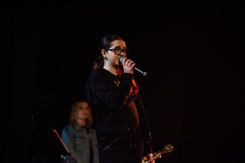 „Zanim zamilknę” – poruszający głos młodego pokolenia na scenie w Ząbkowicach Śląskich