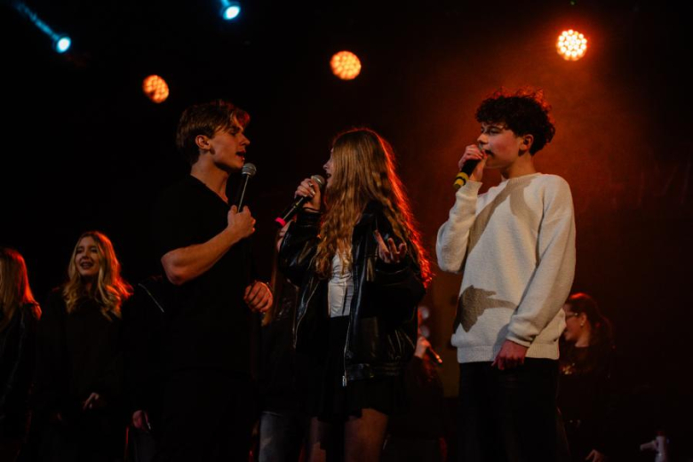 „Zanim zamilknę” – poruszający głos młodego pokolenia na scenie w Ząbkowicach Śląskich