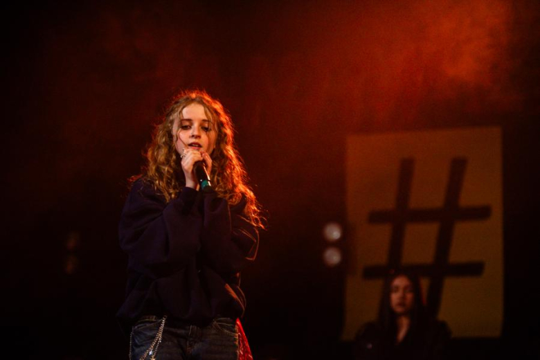 „Zanim zamilknę” – poruszający głos młodego pokolenia na scenie w Ząbkowicach Śląskich