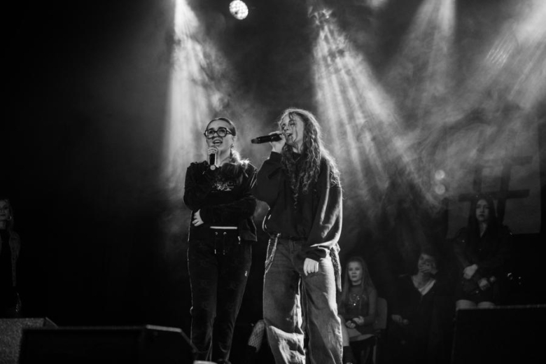 „Zanim zamilknę” – poruszający głos młodego pokolenia na scenie w Ząbkowicach Śląskich