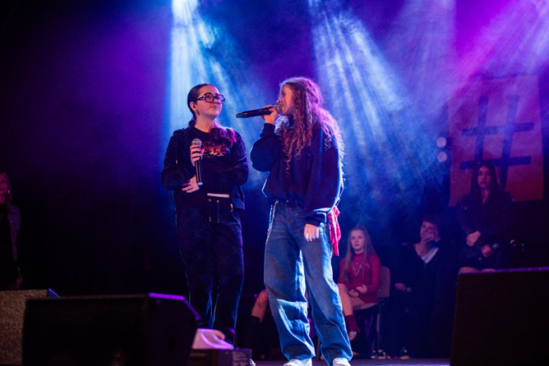 „Zanim zamilknę” – poruszający głos młodego pokolenia na scenie w Ząbkowicach Śląskich