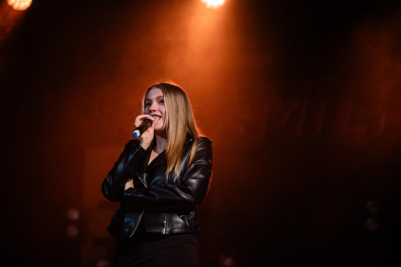 „Zanim zamilknę” – poruszający głos młodego pokolenia na scenie w Ząbkowicach Śląskich