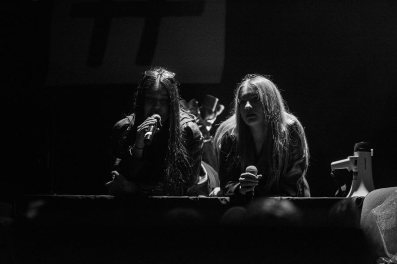 „Zanim zamilknę” – poruszający głos młodego pokolenia na scenie w Ząbkowicach Śląskich