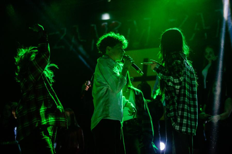 „Zanim zamilknę” – poruszający głos młodego pokolenia na scenie w Ząbkowicach Śląskich