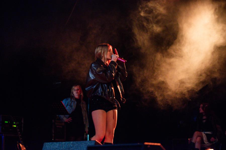 „Zanim zamilknę” – poruszający głos młodego pokolenia na scenie w Ząbkowicach Śląskich