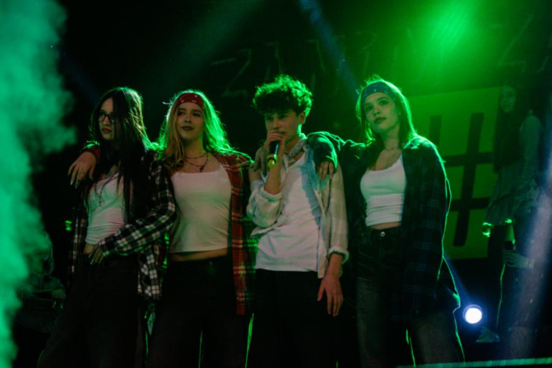 „Zanim zamilknę” – poruszający głos młodego pokolenia na scenie w Ząbkowicach Śląskich