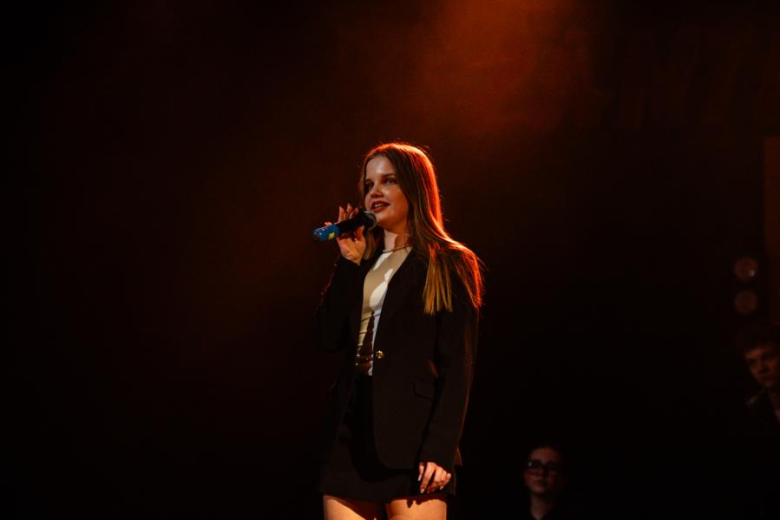 „Zanim zamilknę” – poruszający głos młodego pokolenia na scenie w Ząbkowicach Śląskich