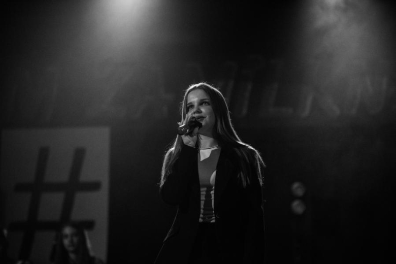 „Zanim zamilknę” – poruszający głos młodego pokolenia na scenie w Ząbkowicach Śląskich