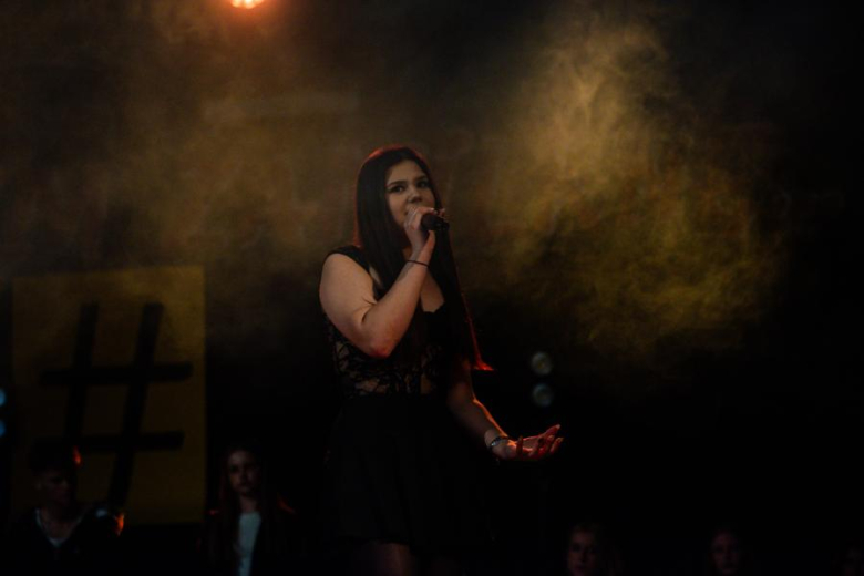 „Zanim zamilknę” – poruszający głos młodego pokolenia na scenie w Ząbkowicach Śląskich