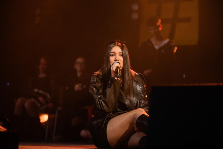 „Zanim zamilknę” – poruszający głos młodego pokolenia na scenie w Ząbkowicach Śląskich