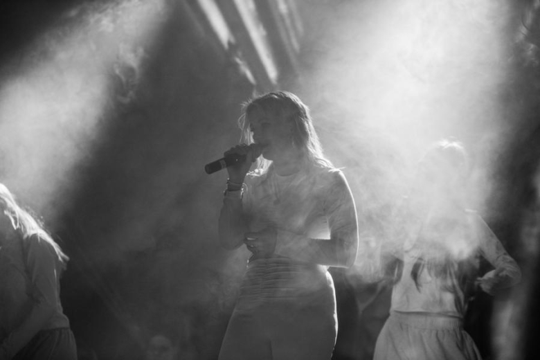 „Zanim zamilknę” – poruszający głos młodego pokolenia na scenie w Ząbkowicach Śląskich