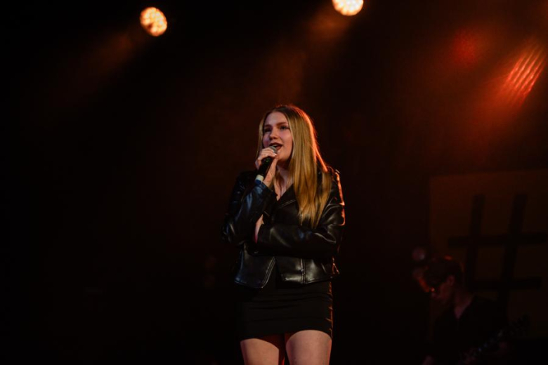 „Zanim zamilknę” – poruszający głos młodego pokolenia na scenie w Ząbkowicach Śląskich