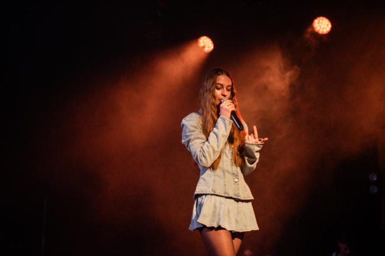 „Zanim zamilknę” – poruszający głos młodego pokolenia na scenie w Ząbkowicach Śląskich