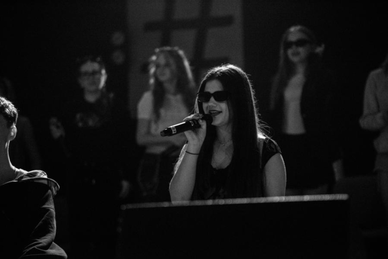 „Zanim zamilknę” – poruszający głos młodego pokolenia na scenie w Ząbkowicach Śląskich