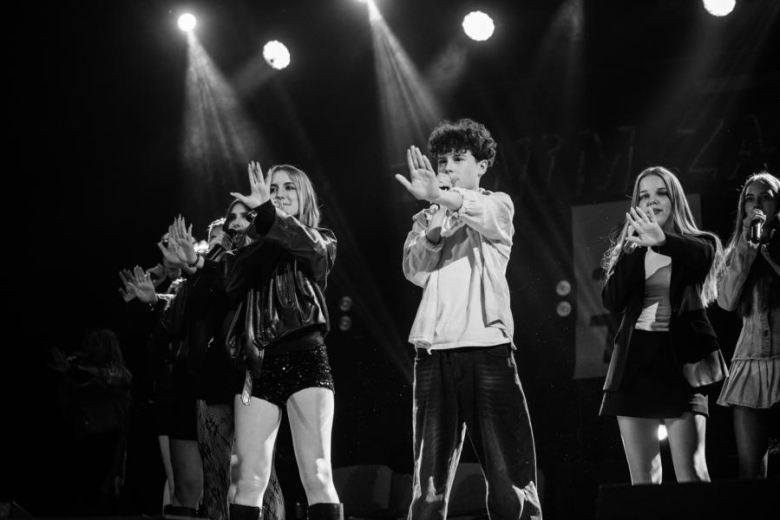 „Zanim zamilknę” – poruszający głos młodego pokolenia na scenie w Ząbkowicach Śląskich