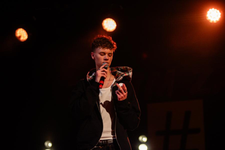 „Zanim zamilknę” – poruszający głos młodego pokolenia na scenie w Ząbkowicach Śląskich