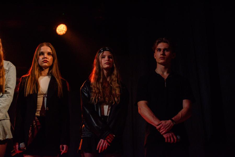 „Zanim zamilknę” – poruszający głos młodego pokolenia na scenie w Ząbkowicach Śląskich