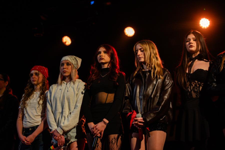 „Zanim zamilknę” – poruszający głos młodego pokolenia na scenie w Ząbkowicach Śląskich