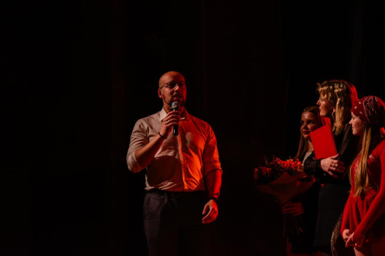 „Zanim zamilknę” – poruszający głos młodego pokolenia na scenie w Ząbkowicach Śląskich