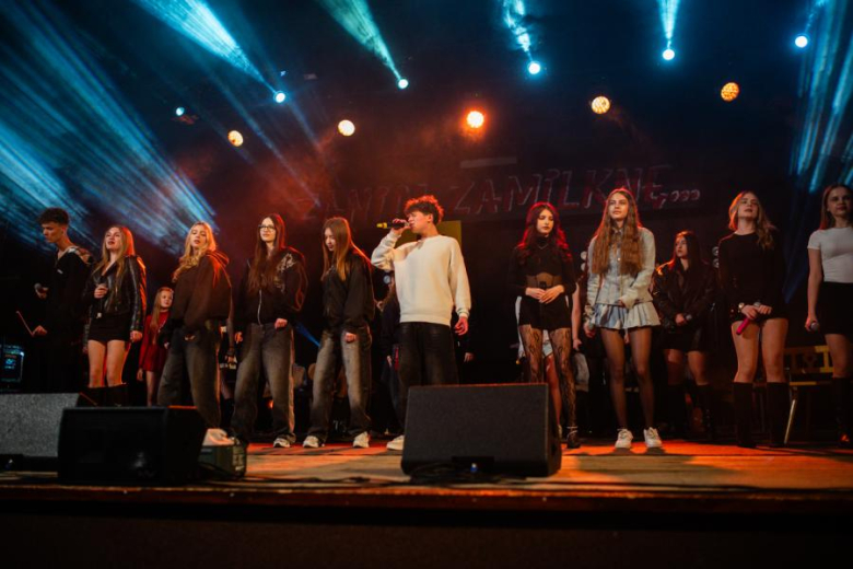 „Zanim zamilknę” – poruszający głos młodego pokolenia na scenie w Ząbkowicach Śląskich