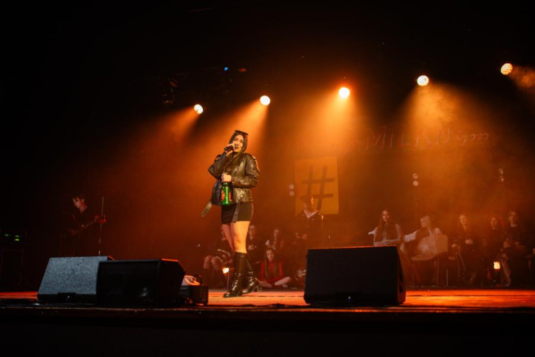 „Zanim zamilknę” – poruszający głos młodego pokolenia na scenie w Ząbkowicach Śląskich