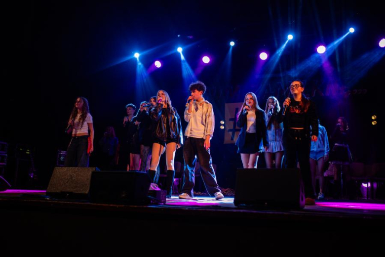 „Zanim zamilknę” – poruszający głos młodego pokolenia na scenie w Ząbkowicach Śląskich