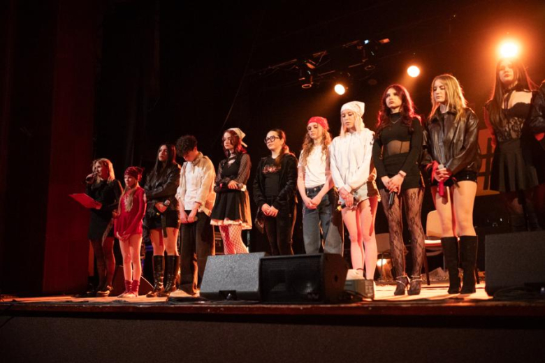 „Zanim zamilknę” – poruszający głos młodego pokolenia na scenie w Ząbkowicach Śląskich