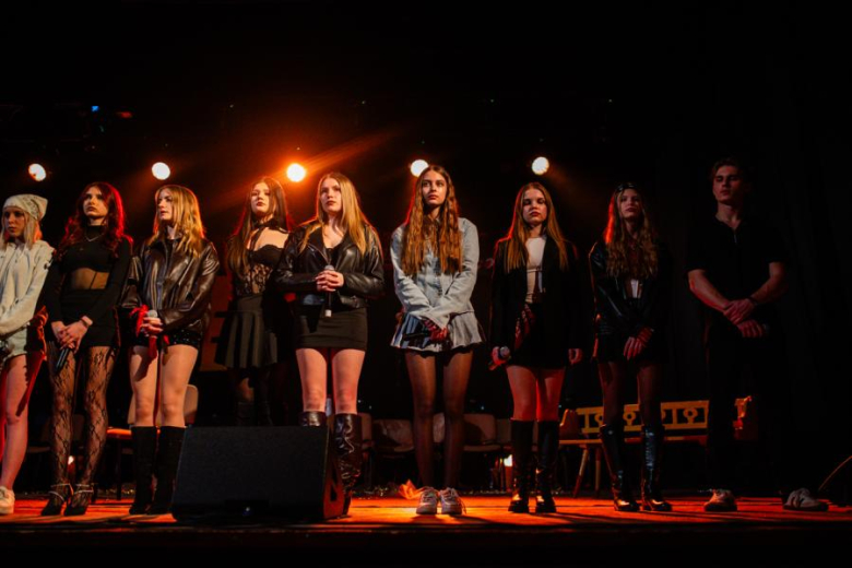 „Zanim zamilknę” – poruszający głos młodego pokolenia na scenie w Ząbkowicach Śląskich