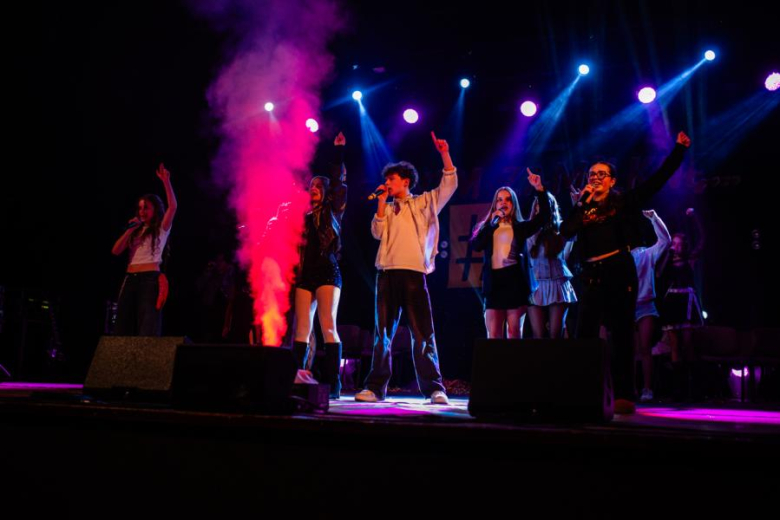 „Zanim zamilknę” – poruszający głos młodego pokolenia na scenie w Ząbkowicach Śląskich