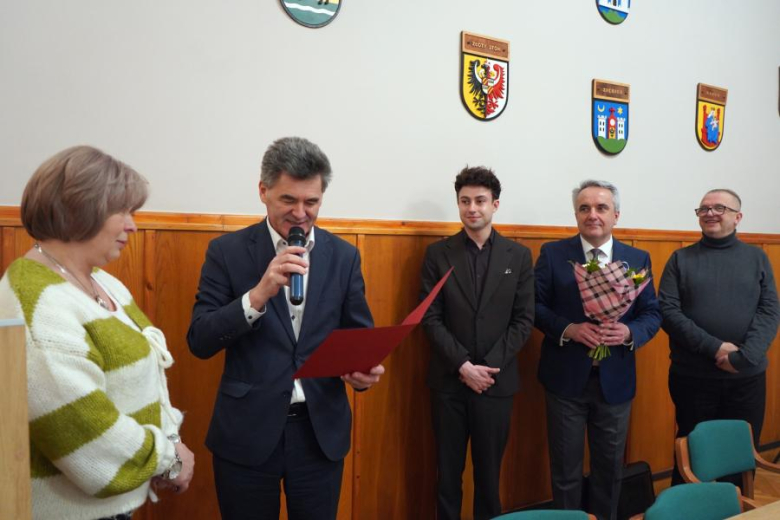 Powiat dopłaci do komunikacji gminnej. Znamy nazwisko nowej Powiatowej Lekarz Weterynarii