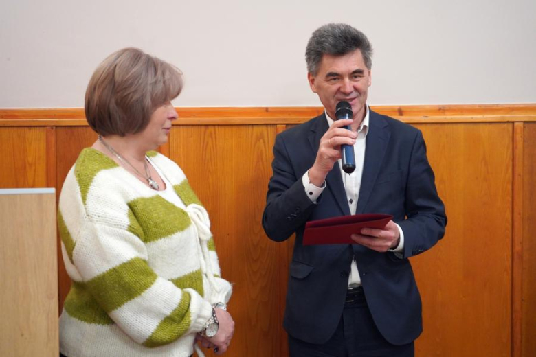 Powiat dopłaci do komunikacji gminnej. Znamy nazwisko nowej Powiatowej Lekarz Weterynarii