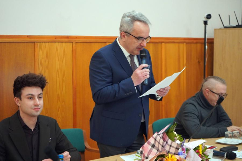 Powiat dopłaci do komunikacji gminnej. Znamy nazwisko nowej Powiatowej Lekarz Weterynarii