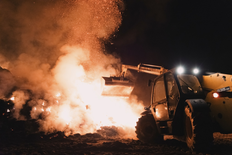 Spłonęło ponad tysiąc balotów słomy. Wyznaczono 10 tys. zł nagrody za wskazanie sprawcy