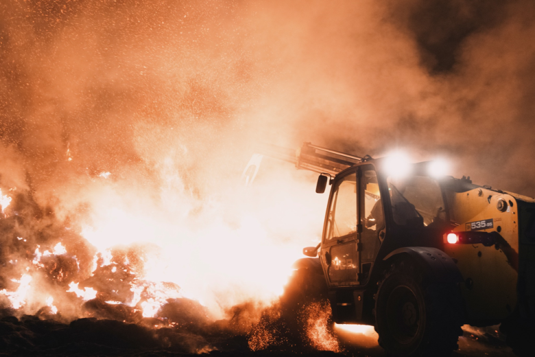 Spłonęło ponad tysiąc balotów słomy. Wyznaczono 10 tys. zł nagrody za wskazanie sprawcy