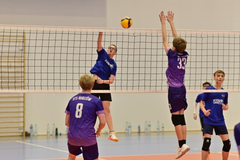 Siatkarscy juniorzy młodsi z Dolnego Śląska rywalizowali w Ziębicach [foto]