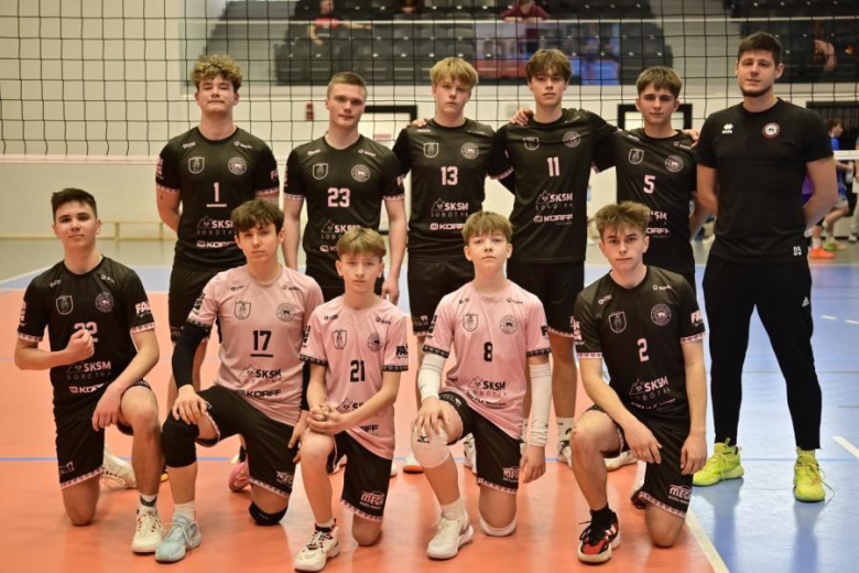 Siatkarscy juniorzy młodsi z Dolnego Śląska rywalizowali w Ziębicach [foto]