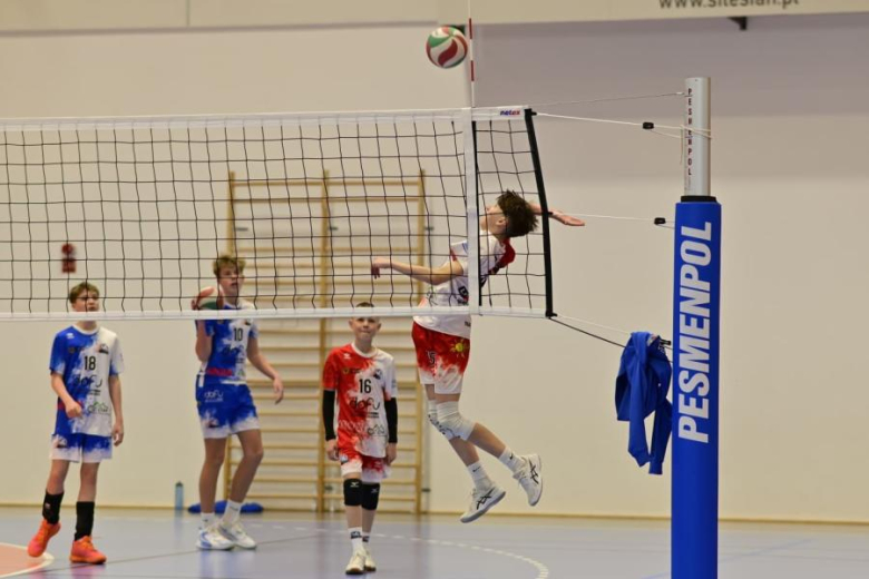 Siatkarscy juniorzy młodsi z Dolnego Śląska rywalizowali w Ziębicach [foto]
