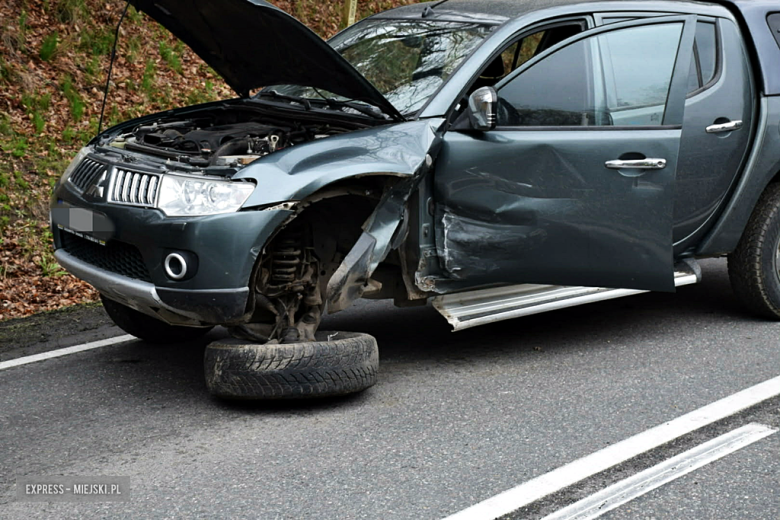 Na drodze krajowej nr 46 w Mąkolnie w gminie Złoty Stok doszło do zderzenia dwóch pojazdów